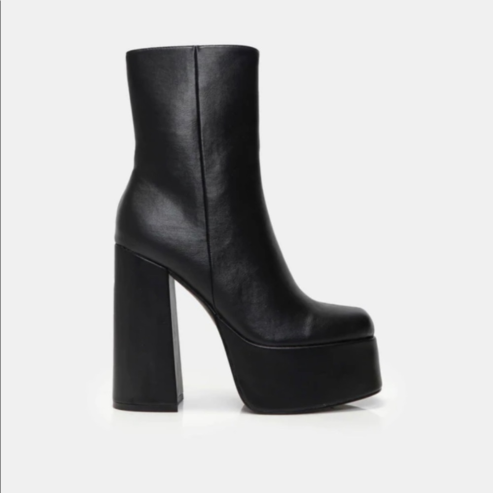 Koi Black platform boots new never worn